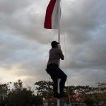 Viral.. Bripka Nur Alim Bahri Memanjat Tiang Bendera Hut RI Ke 74, Ini Penyebabnya