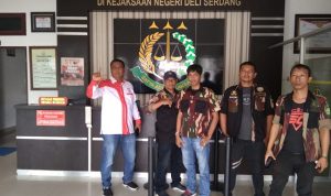 Massa Hipakad Kecewa Atas Sambutan Kejari Lubuk Pakam