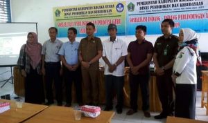 Dinas Pendidikan dan Kebudayaan KOLUT Sosialisasi UU Perlindungan Anak dan UU Perlindungan Provesi Guru