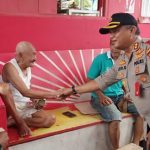 Dalam Rangka Memperingati HKSN, Kapolres P Ambon Bagikan Makanan Gratis Kepada Masyarakat Kurang Mampu