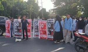 243339682_1926635210843065_2525839291768649834_n Gelar Aksi, KITRA Sulsel Galang Dukungan dan Menuntut Kenaikan Gaji TNI Polri sebesar 50 juta