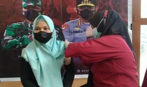 Mahasiswa USN Jalani Vaksinasi Tahap Pertama