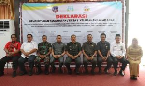 Ketua DPRD Kolaka Hadiri Deklarasi Pembentukan Kecamatan, Desa & Kelurahan Layak Anak