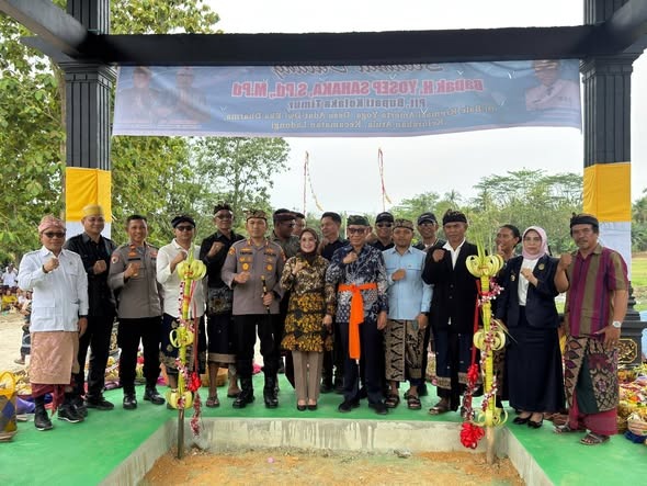 Wujudkan Kepedulian Sosial, Pemkab Koltim Serahkan Hibah untuk Pembangunan Bale Kremasi Amerta Yoga