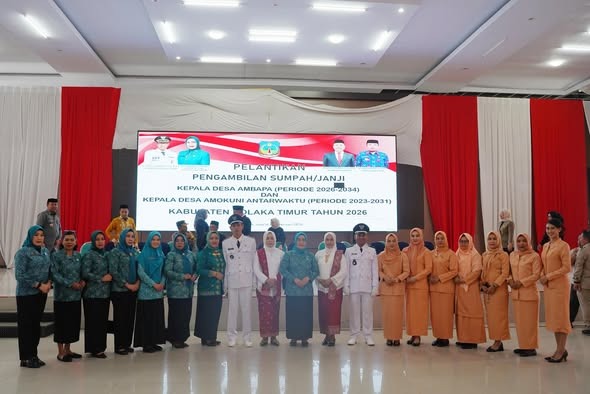Bupati Koltim Lantik Kepala Desa Ambapa dan Kepala Desa PAW Amokuni